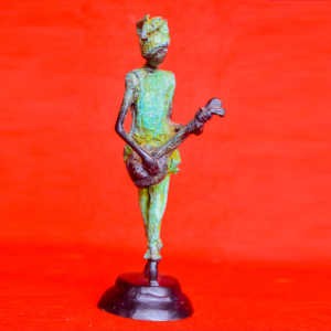 Abstraite joueuse de guitare - 15 cm de hauteur