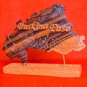Carte du BURKINA FASO - en bois d'ébène - 20 cm d hauteur